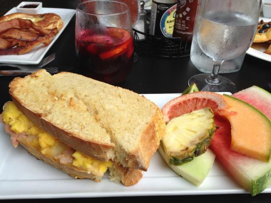 Cafe Flora Brunch