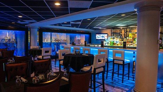 Royal Catch Bar & Grill
