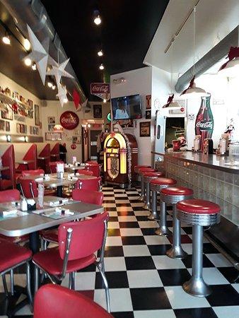 Cafe Manhattan