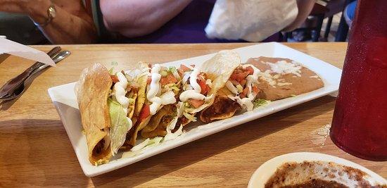 La Tia & Pancho's Cantina & Grill