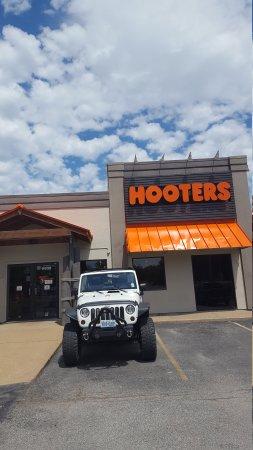 Hooters