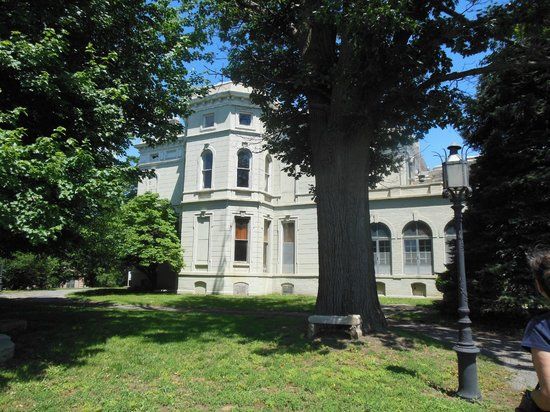Wyeth-Tootle Mansion